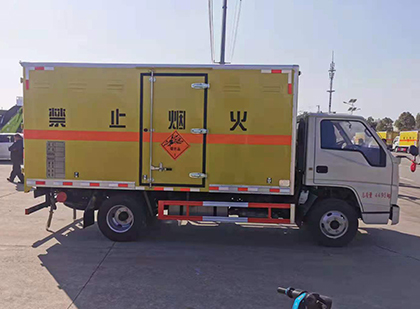 台儿庄爆破器材运输车